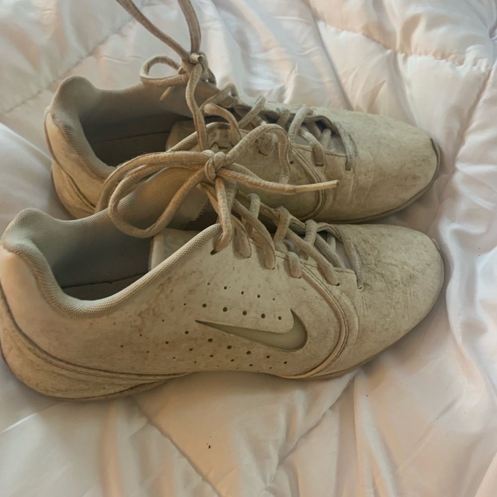 White Nike size 6 cheer shoes